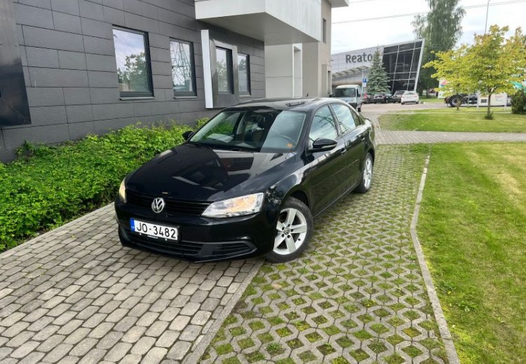 Volkswagen Jetta, 2014.gads, 1.2 Benzīns