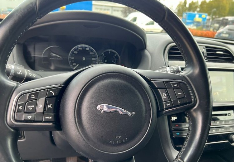 Jaguar F-Pace, 2016.gads, 2.0 Dīzelis