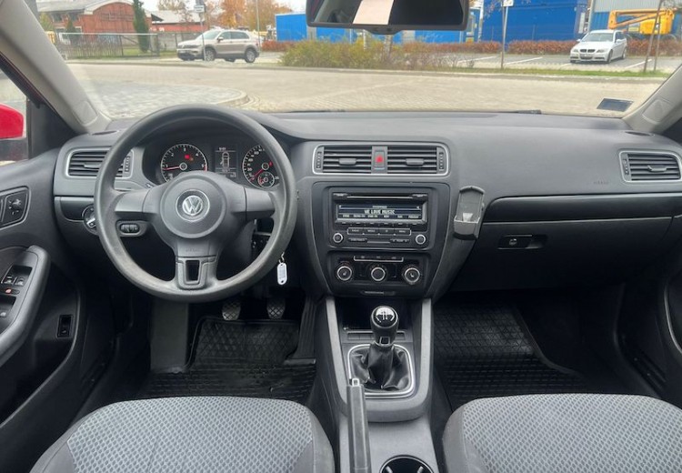 Volkswagen Jetta, 2013.gads, 1.6 Dīzelis