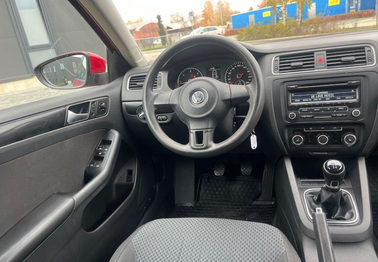 Volkswagen Jetta, 2013.gads, 1.6 Dīzelis