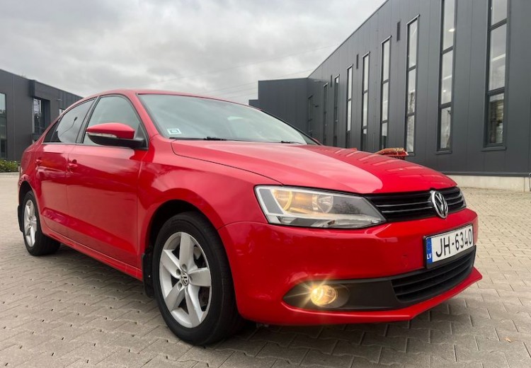 Volkswagen Jetta, 2013.gads, 1.6 Dīzelis