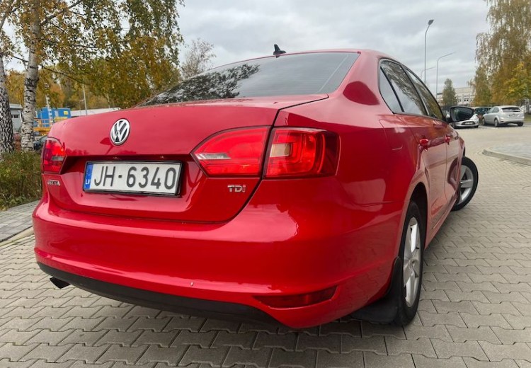 Volkswagen Jetta, 2013.gads, 1.6 Dīzelis