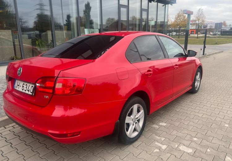 Volkswagen Jetta, 2013.gads, 1.6 Dīzelis