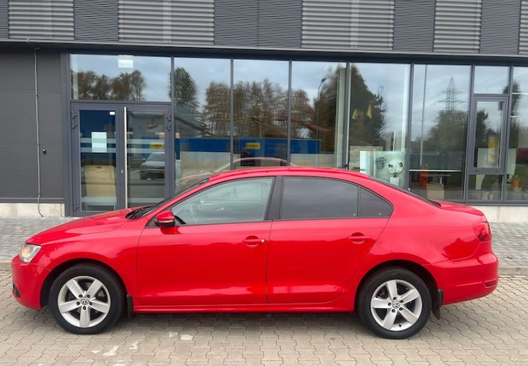 Volkswagen Jetta, 2013.gads, 1.6 Dīzelis