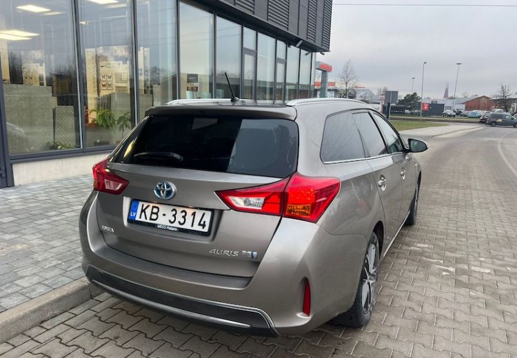 Toyota Auris, 2015.gads, 1.8 Hybrid