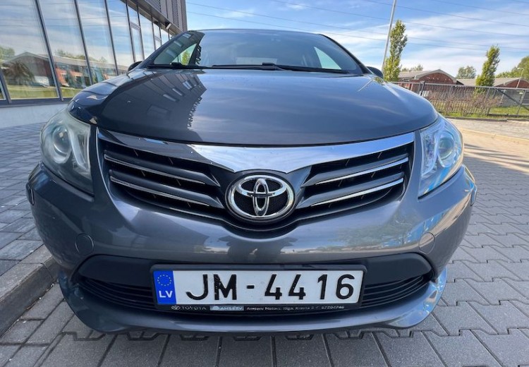 Toyota Avensis, 2014.gads, 1.8 Benzīns