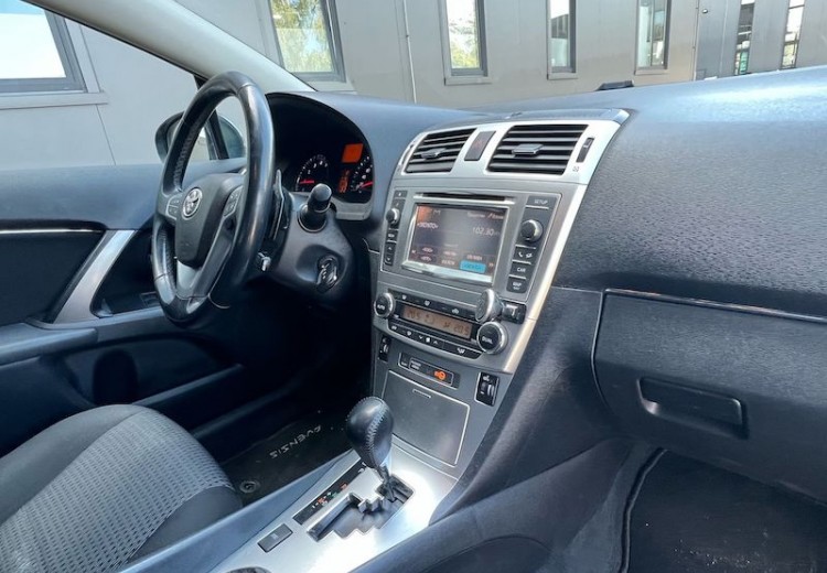 Toyota Avensis, 2014.gads, 1.8 Benzīns